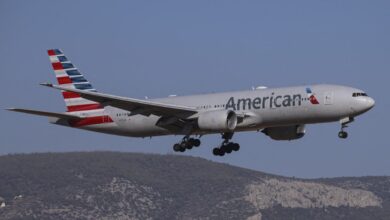 American Airlines Boeing 777 Landing